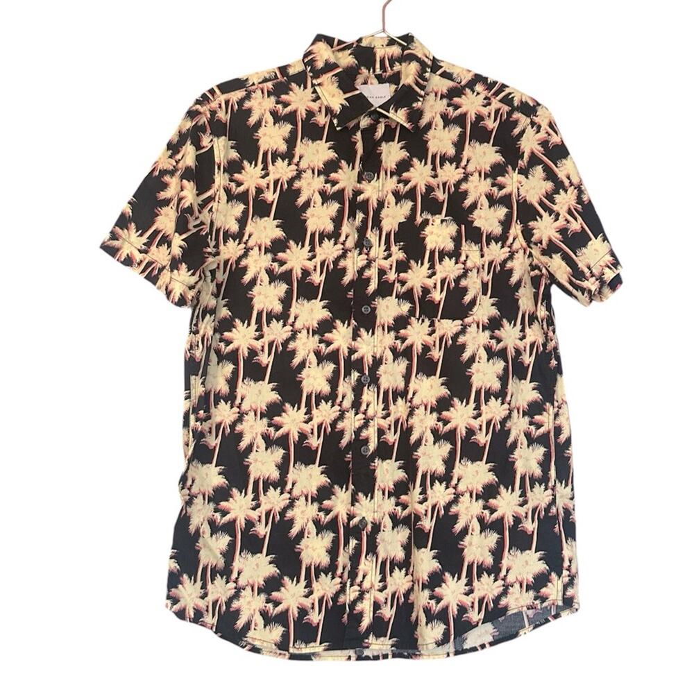 American Eagle Men’s Shirt buttons down Hawaiian size  medium